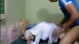 محجبة مصرية مش مفتوحة تتناك في طيزها