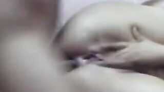 سكس مصري - ينيك طيز مراته ويصورها