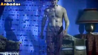 رجل يتحرش في أبنته وهي نائمة - سكس محارم مترجم