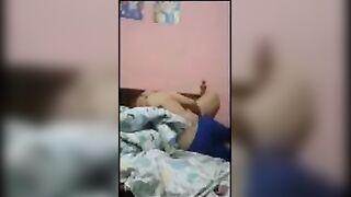 مصري يجيب صاحبته لشقته ويفشخها نيك